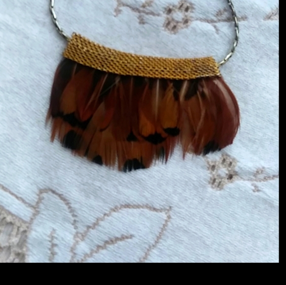 Anthropologie feather necklace - Picture 2 of 7